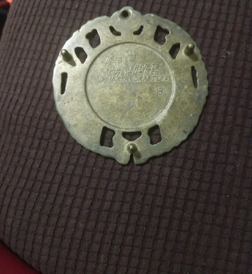 Antique-Style Brass Great Seal Of Confederacy Medallion Plaque in Metallic Brass - Picture 2 of 2